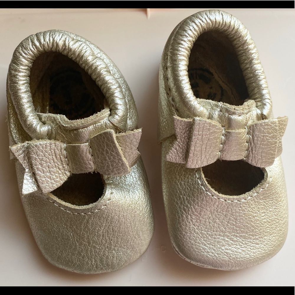 Platinum Ballet Flat Bow Moccs